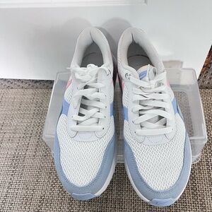 Nike Women’s Air Max System. 9 1/2. Never worn.